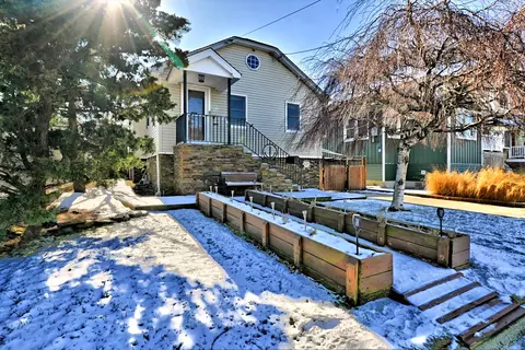 48 Pershing Ave, Babylon, NY 11702