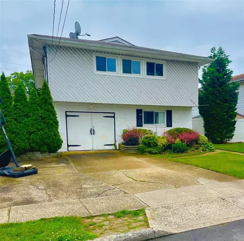 909 N Central Ave, Woodmere, NY 11598