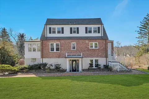 12 Dickel Rd, Scarsdale, NY 10583