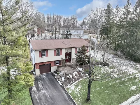 31 Riverglen Dr, Thiells, NY 10984