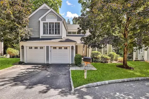 24 Overbrook Dr, New Castle, NY 10546
