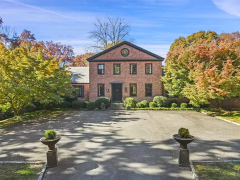 111 Katonahs Wood Rd, Katonah, NY 10536