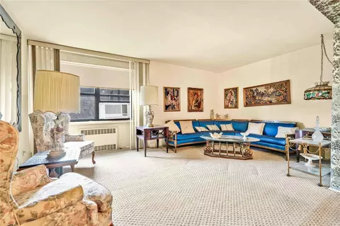 26-26 141st St #4B, Flushing, NY 11354