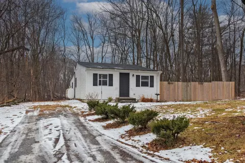 52 Netherwood Plz, Salt Point, NY 12578