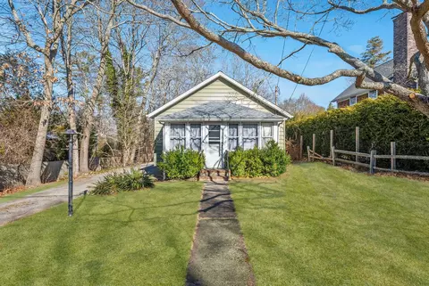 67 Franklin Ave, Sag Harbor, NY 11963