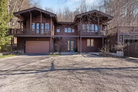 738 Peekskill Hollow Rd, Putnam Valley, NY 10579