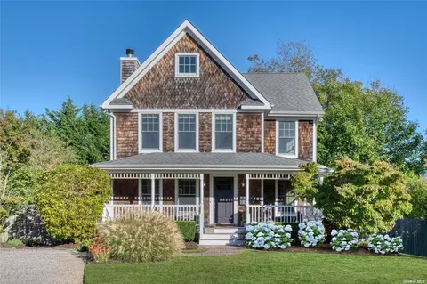 516 4th St, Greenport, NY 11944