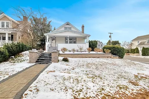 62 Brambach Ave, Scarsdale, NY 10583