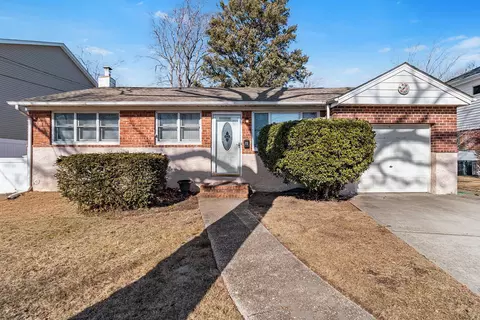 77 Boston Ave, Massapequa, NY 11758
