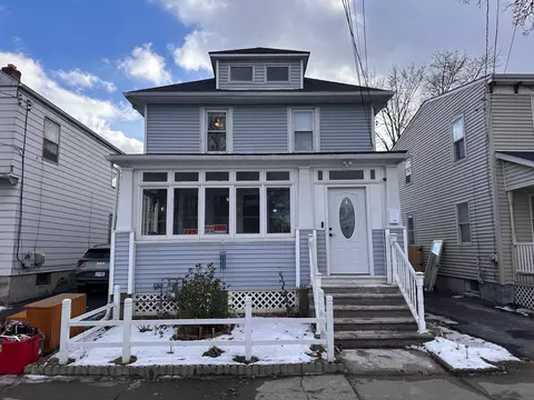 419 3rd St, Newburgh, NY 12550