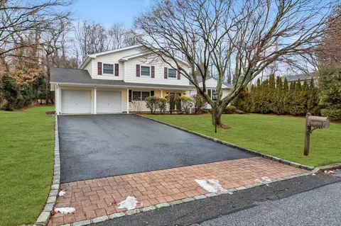173 Northfield Rd, Hauppauge, NY 11788