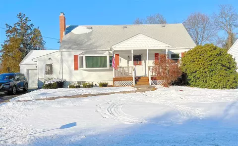 5 Alfred Dr, Poughkeepsie, NY 12603