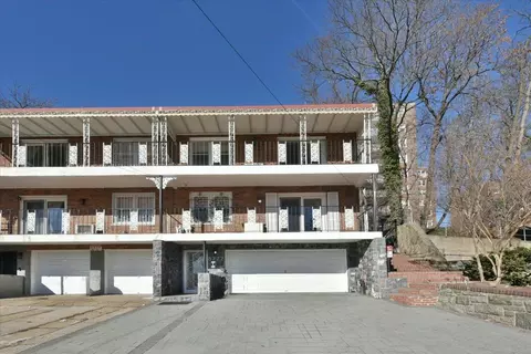 87-77 Kingston Pl, New York, NY 11432