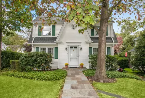 19 Barclay Rd, Greenburgh, NY 10583