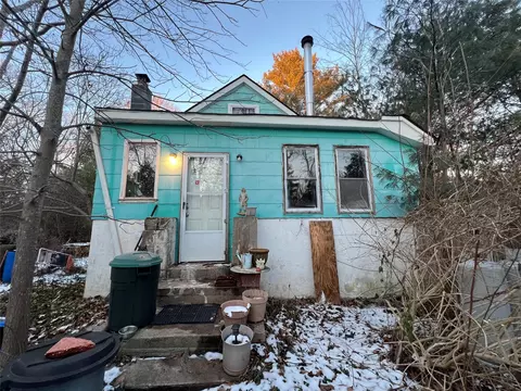 74 Sally Ln, Ridge, NY 11961