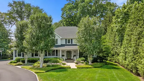 14 Morris Ct, Rye, NY 10580