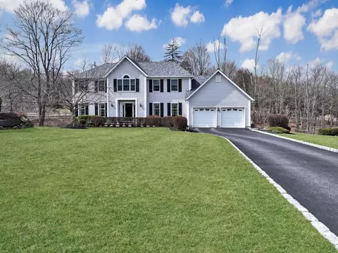 25 Rosmini Ln, Monroe, NY 10950