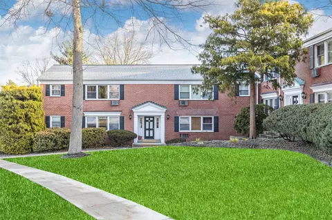 10 Bon Aire Cir #108, Ramapo, NY 10901