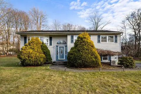 16 Edgebrook Ln, Ramapo, NY 10952