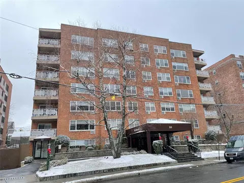 10 Old Mamaroneck Rd #2F, White Plains, NY 10605