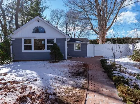 44 Wylde Rd, Mount Sinai, NY 11766