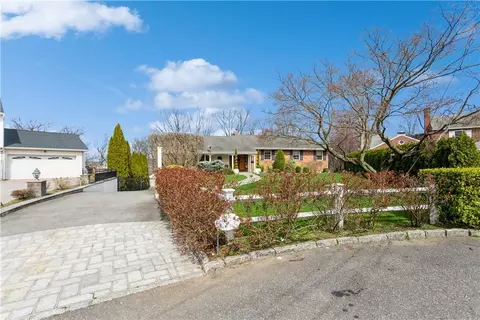 115 Oriole Rd, Yonkers, NY 10701