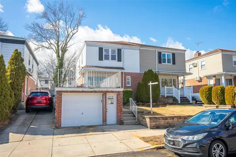 53-16 207 St, New York, NY 11364