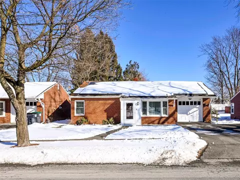 211 Bowne St, Esopus, NY 12429