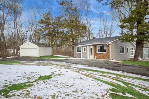 86 Clove Br, East Fishkill, NY 12533