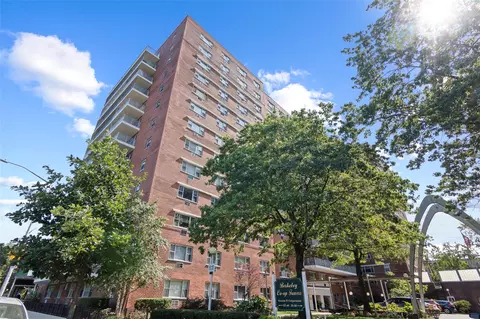 52-40 39th Dr #1U, Woodside, NY 11377