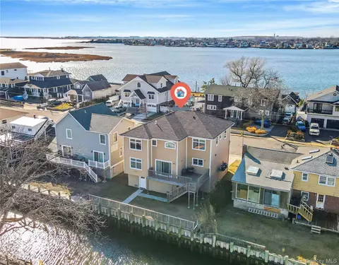 829 S Long Beach Ave, Freeport, NY 11520