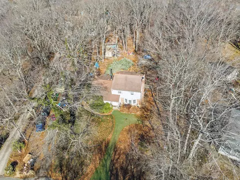 64 Baiting Hollow Ln, Baiting Hollow, NY 11933