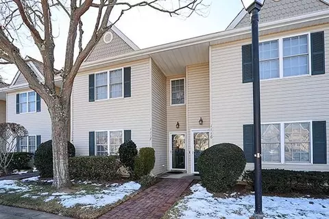 1117 Savoy Dr, Melville, NY 11747