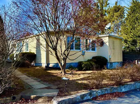 44 Tyler Cir, Rye, NY 10580