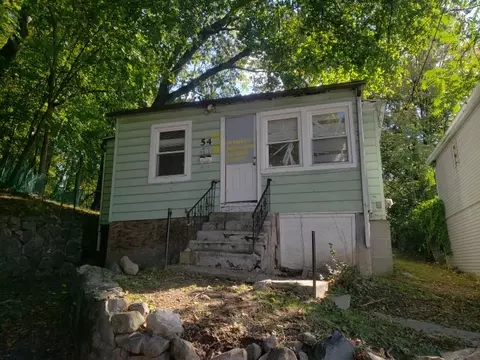 54 Wilkin St, Newburgh, NY 12550