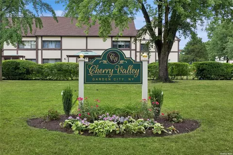 125 15th St #B1, Mineola, NY 11501