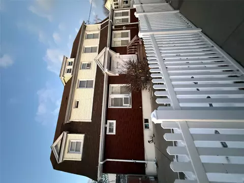 8866 75 St, New York, NY 11421