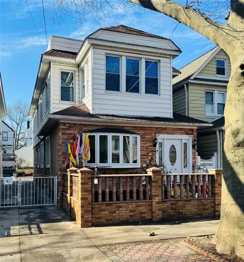 10720 Lefferts Blvd, South Richmond Hill, NY 11419