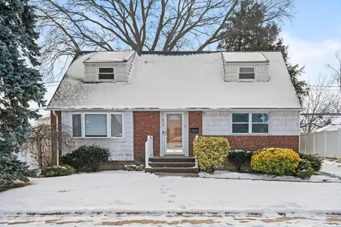 970 Whitebirch Ln, Wantagh, NY 11793