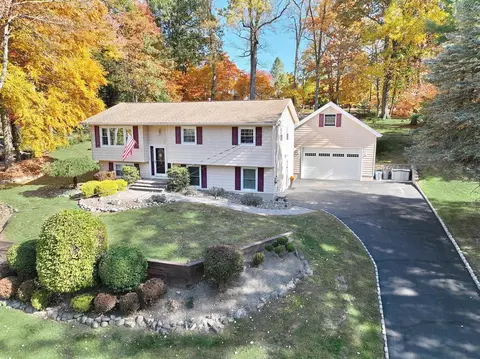 18 Thomsen Dr, Ramapo, NY 10952