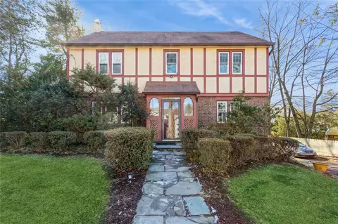 45 Inverness Rd, New Rochelle, NY 10804