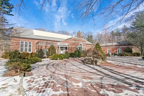 199 Terrace Ln, Oyster Bay, NY 11771
