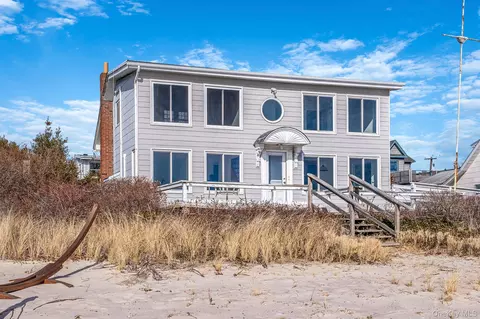 116 Oak Beach Rd, Babylon, NY 11702