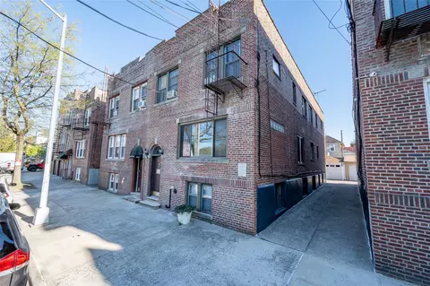 2850 E 197th St, New York, NY 10461