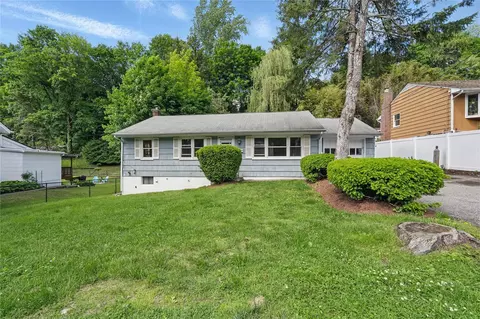 49 Pine Ave, Ossining, NY 10562