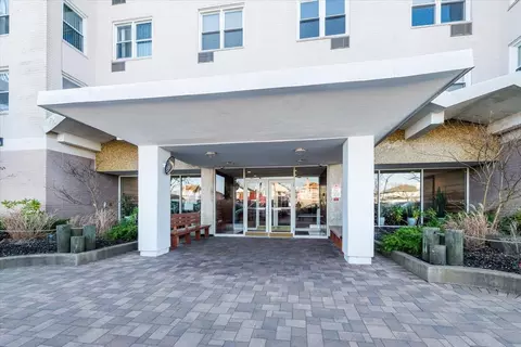 522 Shore #3H, Long Beach, NY 11561