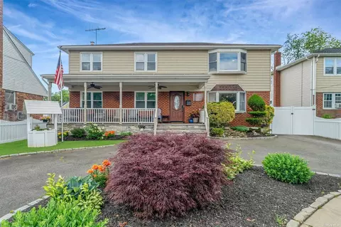 724 Marick Ct, Elmont, NY 11003