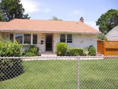 536 Hopatcong Ave, West Hempstead, NY 11552