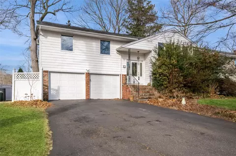 12 Stimson Pl, Huntington, NY 11743
