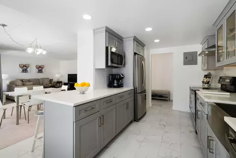 400 High Point Dr #210, Greenburgh, NY 10530